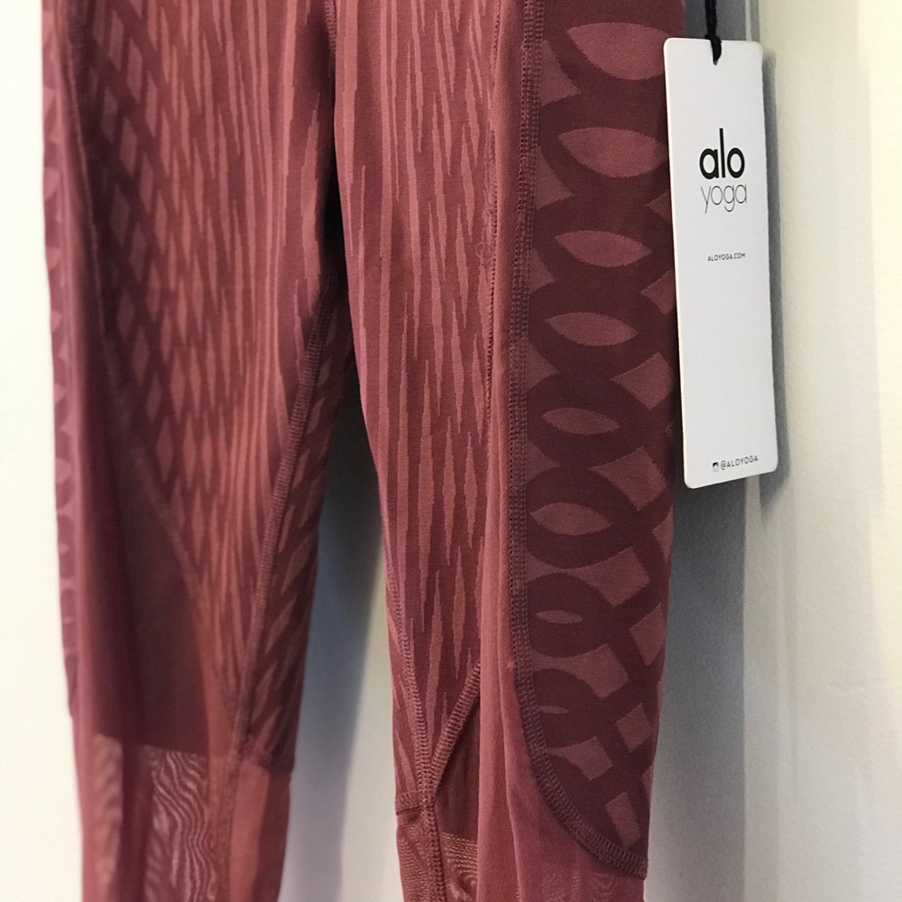 Alo Yoga Motion Leggings, NWT!